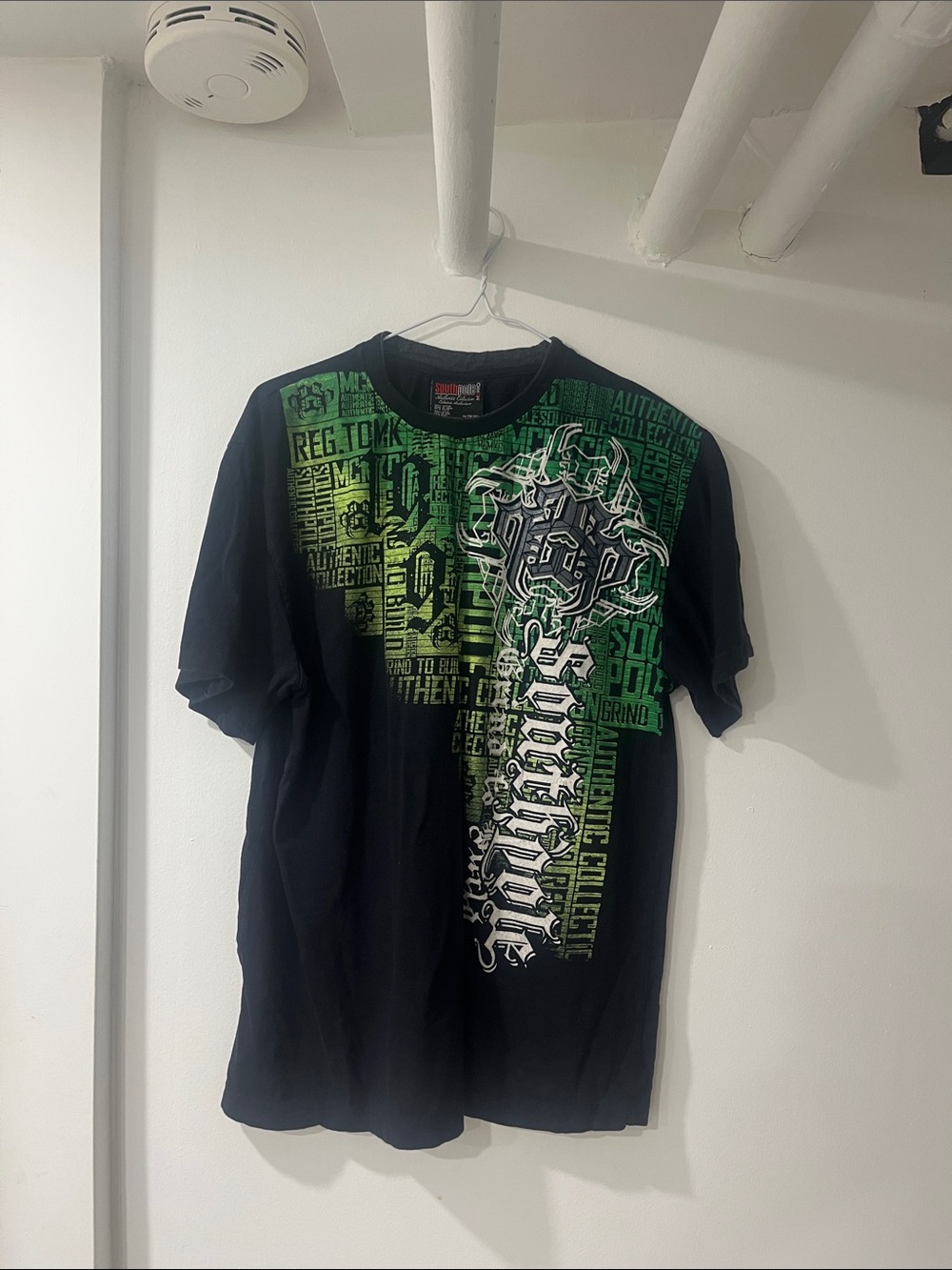 XL Y2K South Pole Black and Green Tee with Graphic Print